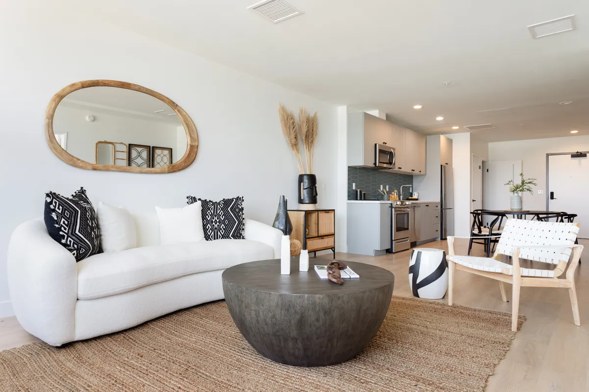 apartment in K-town: Gemma North