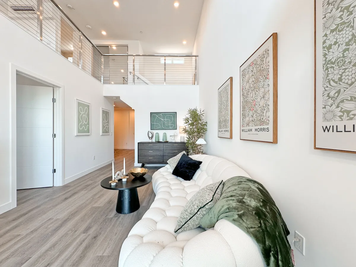 2 Bedroom Apartment in LA—The ONE