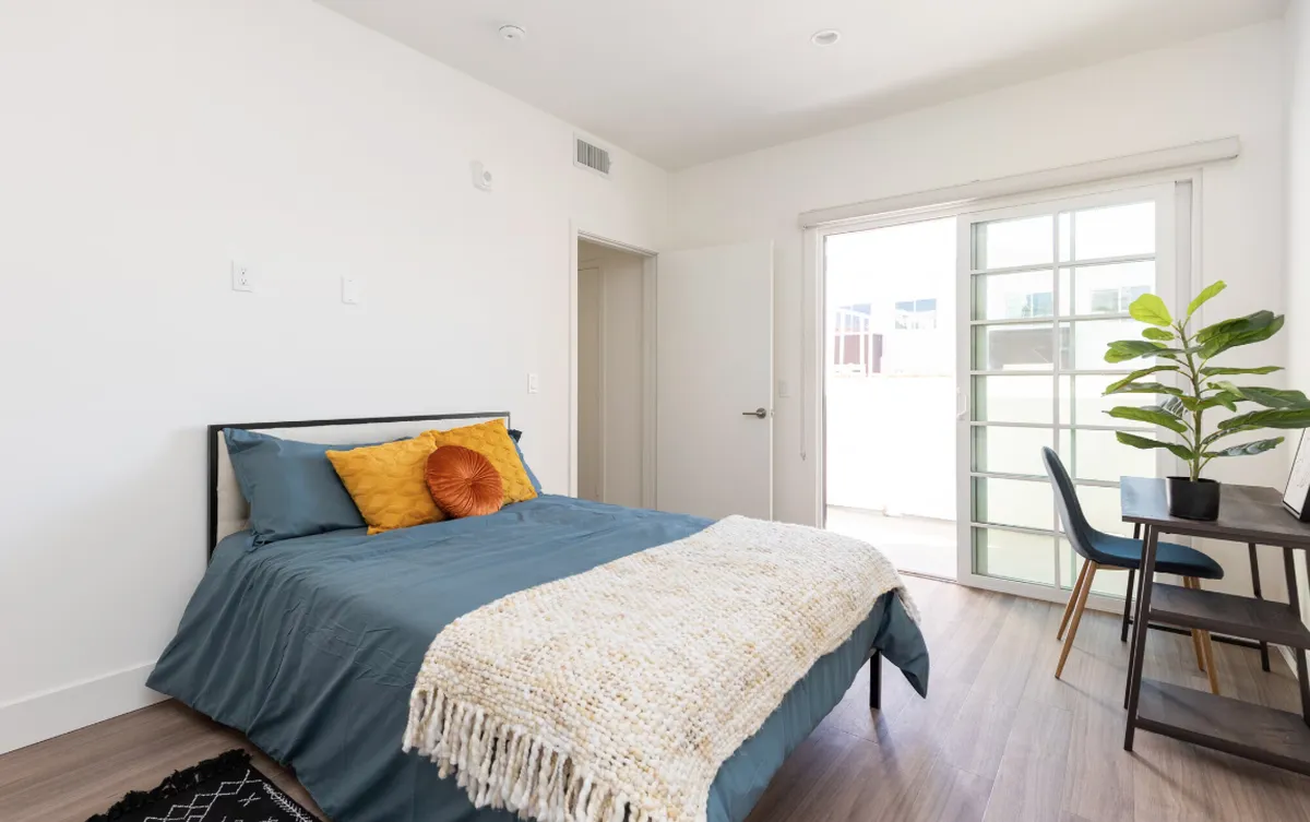Bedroom in a 1-bedroom at 4749 Elmwood — affordable apartments in Hollywood