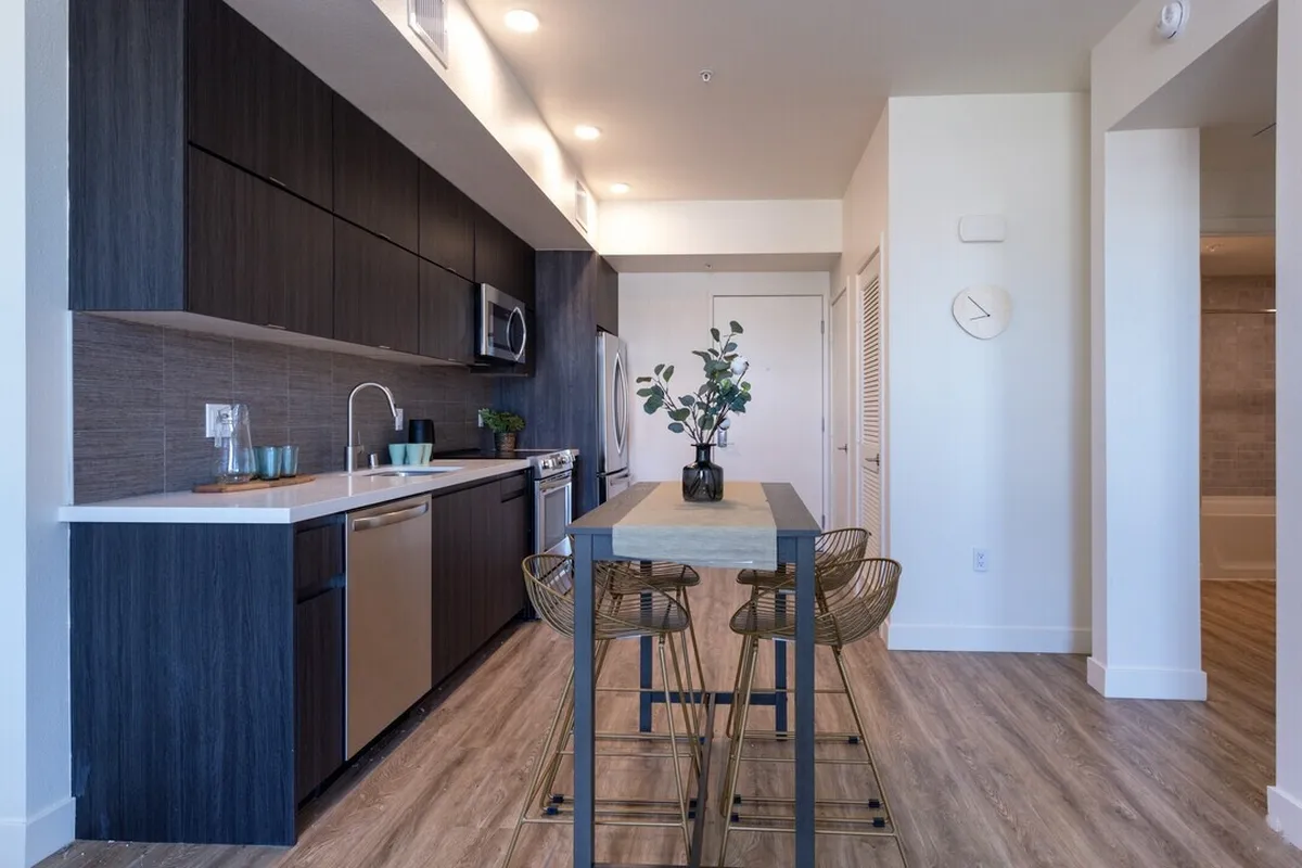 1-Bedroom Apartments in Los Angeles - Sawyer